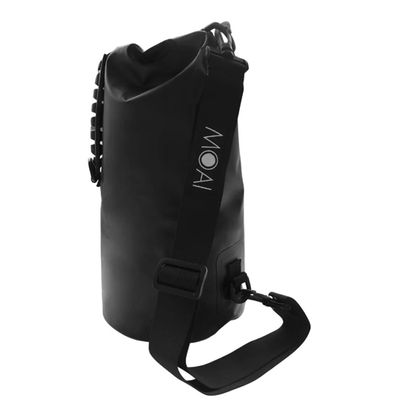 Moai-10-liter-drybag-black-seitlich.jpg MOAI Premium SUP Drybag | wasserdichter Rucksack | 20 L | black – Bild 1